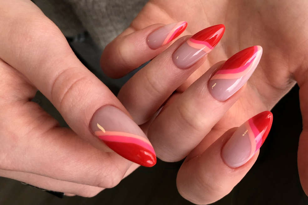 Diseños de uñas que alargan las manos y las hacen ver más estilizadas
