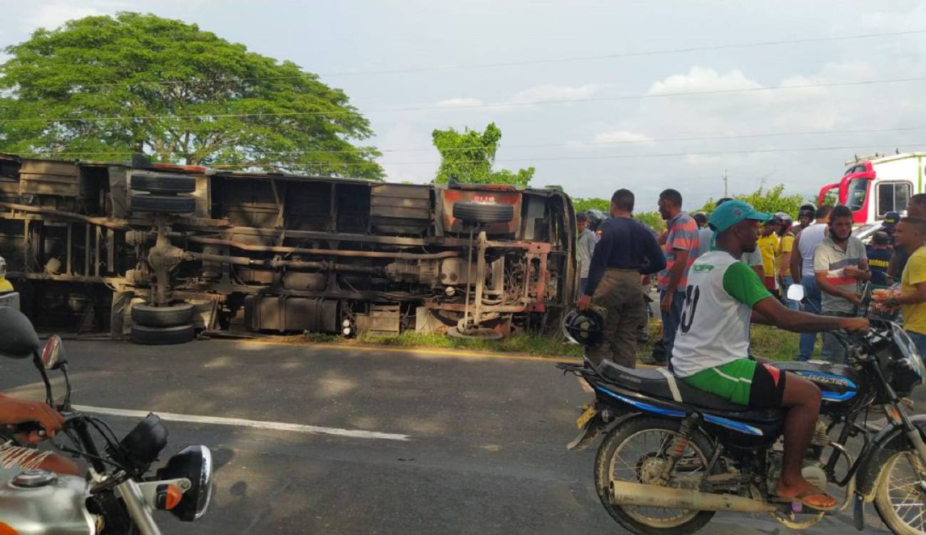 Accidente vial en carretera de Cartagena dejó 18 heridos y 2 muertos