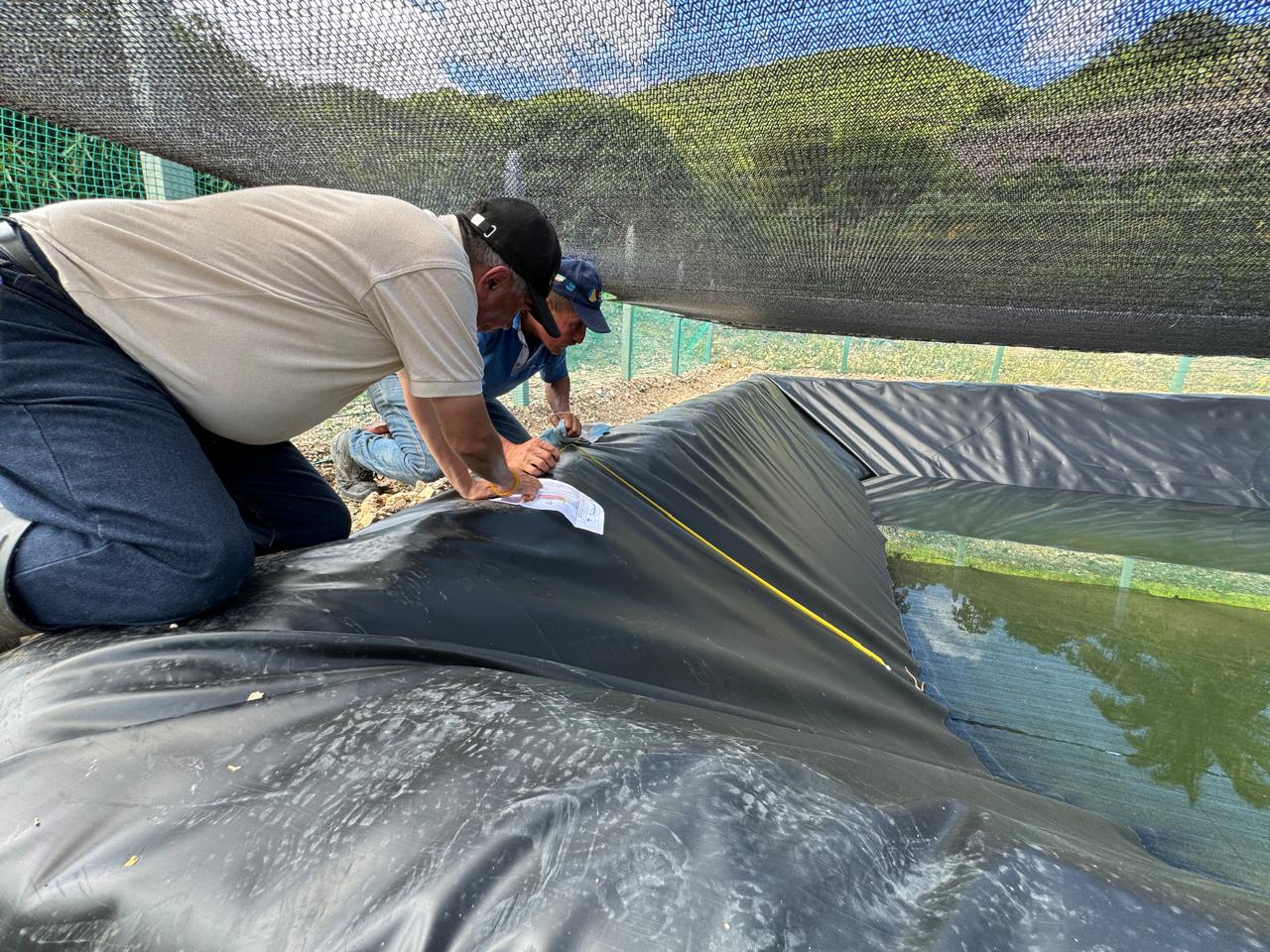 Campesinos de Cundinamarca recibieron 10 reservorios de aguas lluvias