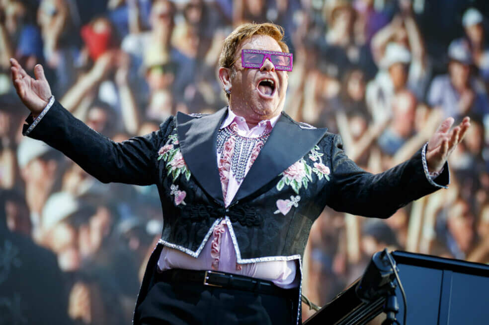 Elton John: «Si no hubiera tenido el fútbol, Dios sabe qué me habría pasado»