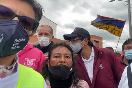 Claudia López llegó a promocionar programa, pero fue abucheada en Portal Américas