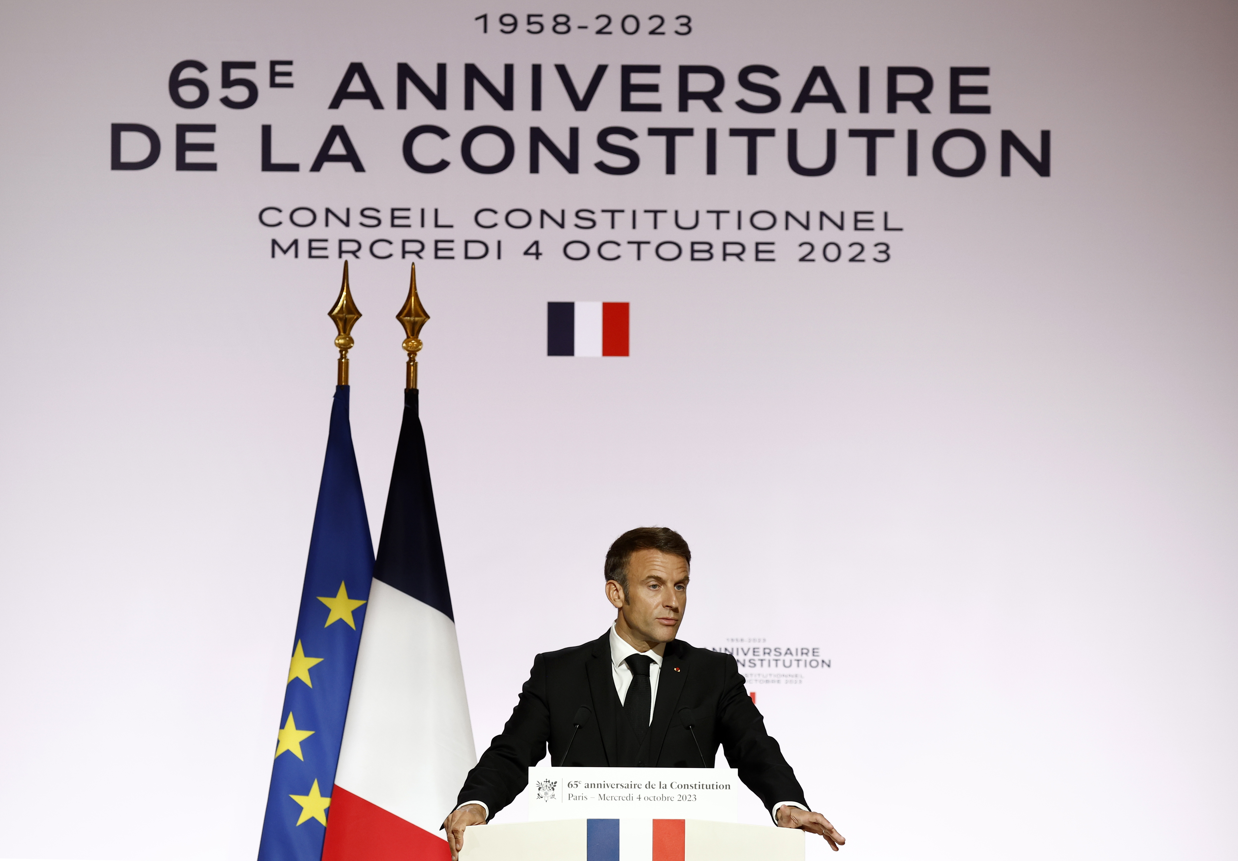Aborto y descentralización: Macron propone cambiar la Constitución de Francia