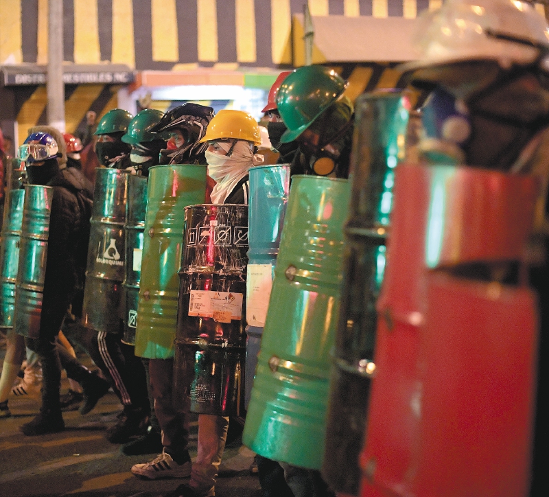 Liberan a dos miembros de la Primera Línea que serán voceros de paz