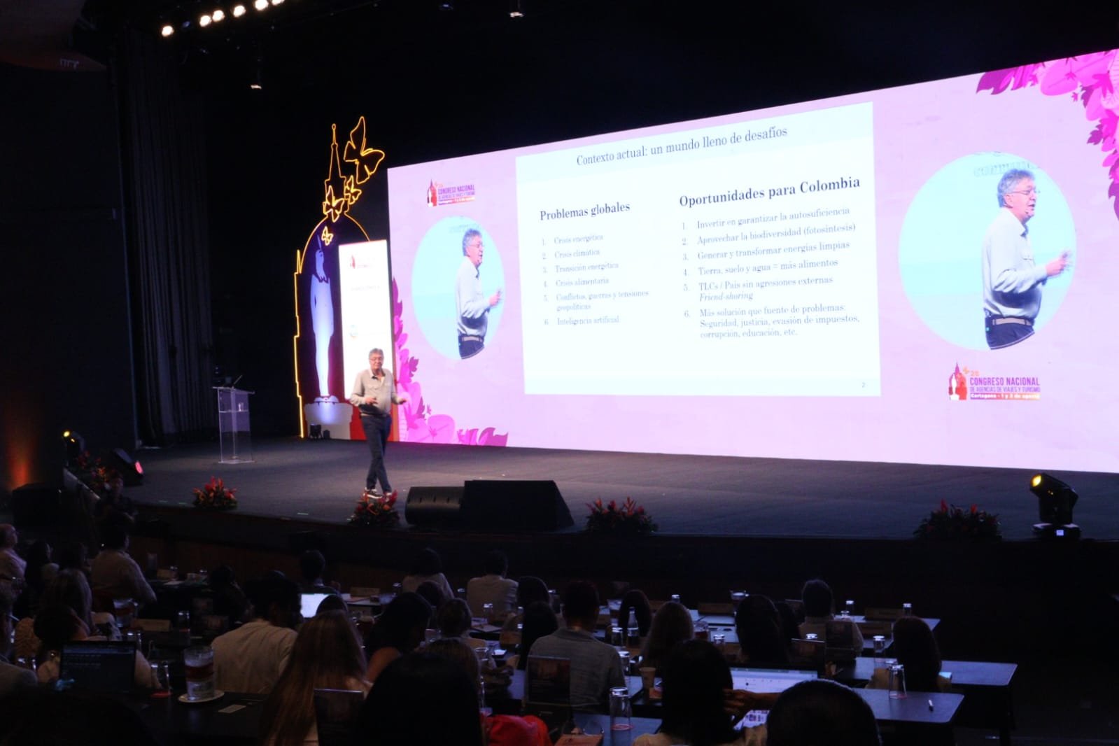 Mauricio Cárdenas, ex ministro de Hacienda de Colombia, también participó en el congreso con su conferencia titulada: Perspectivas económicas de Colombia: ¿Aprovecharemos las oportunidades? “Hago un llamado a que no nos quedemos atrapados en la narrativa pesimista. Aferrémonos a decir aquí hay un futuro”, sostuvo el economista.