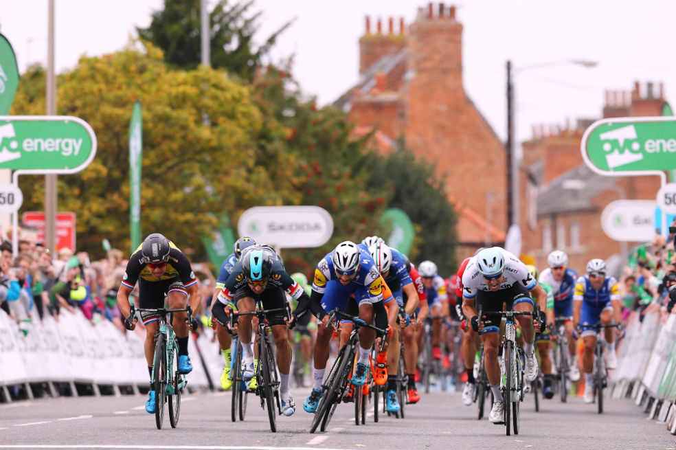 Fernando Gaviria, segundo en la sexta etapa del Tour de Gran Bretaña