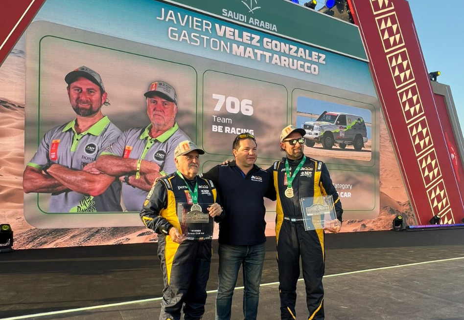 A los 70 años, Javier Vélez brilló en el Rally Dakar y ganó la categoría Classic H4