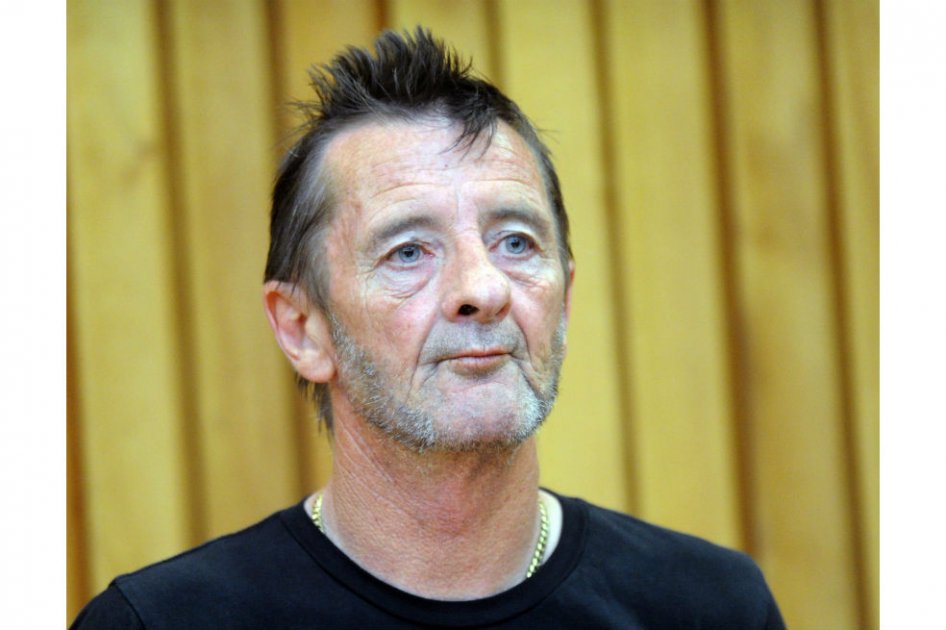 Baterista de AC/DC se declaró culpable de amenazar de muerte
