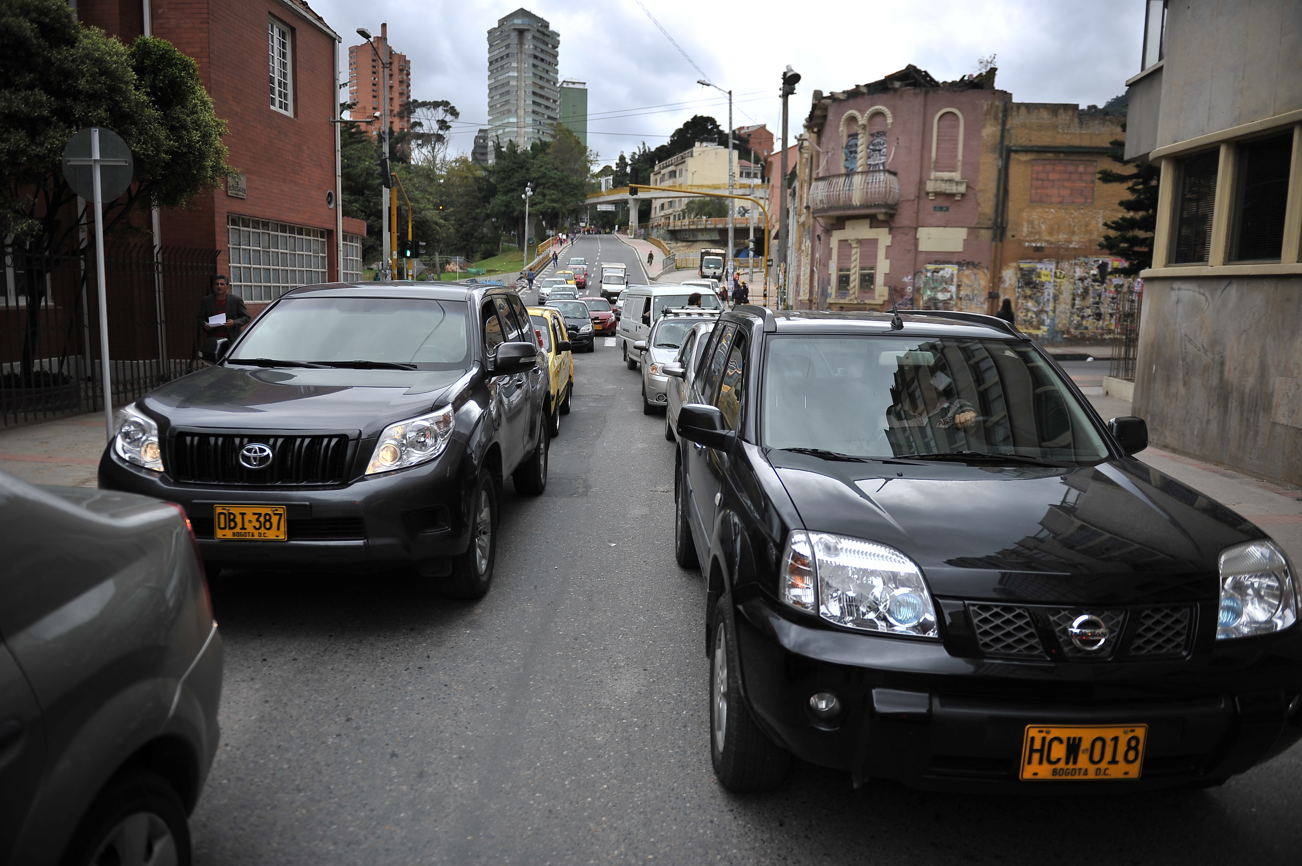 Para evitar discriminación, proyecto busca cambiar las placas de los automotores