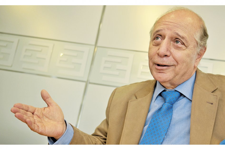 Entre golpistas y conspiraciones