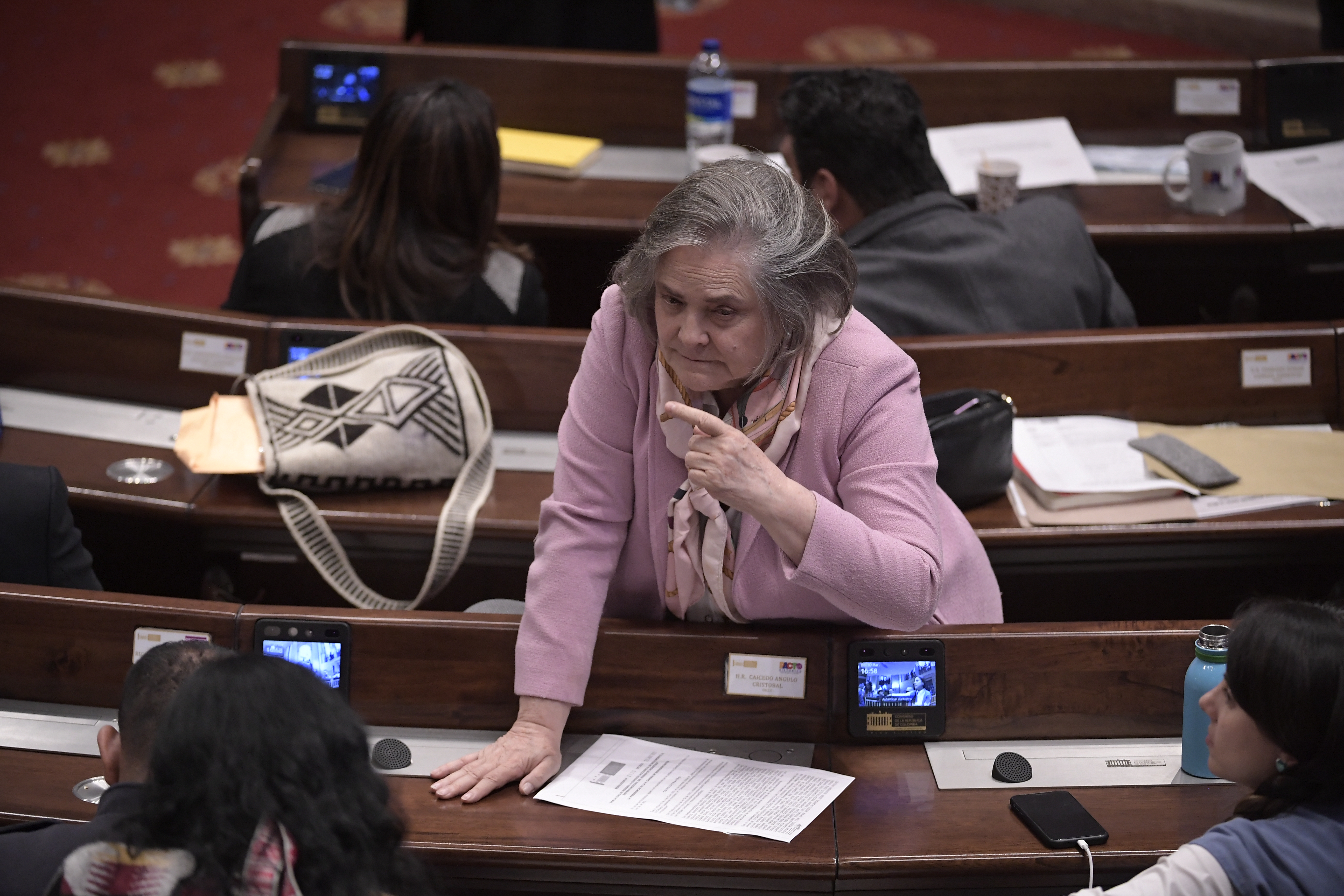“No nos da vergüenza hacer control político al Gobierno”: Senadora Clara López