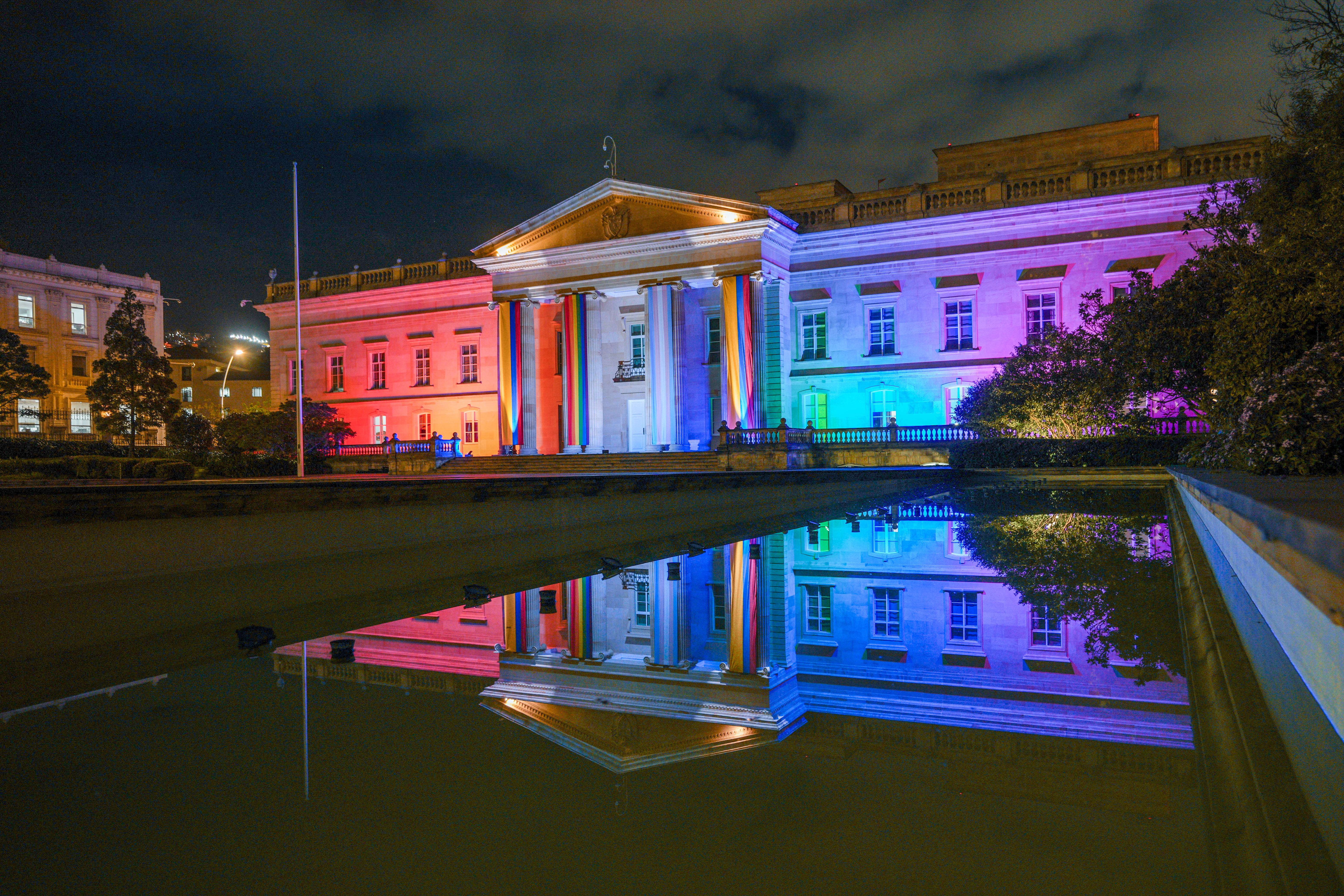 Orgullo LGBTIQ+: de las banderas a la acción 