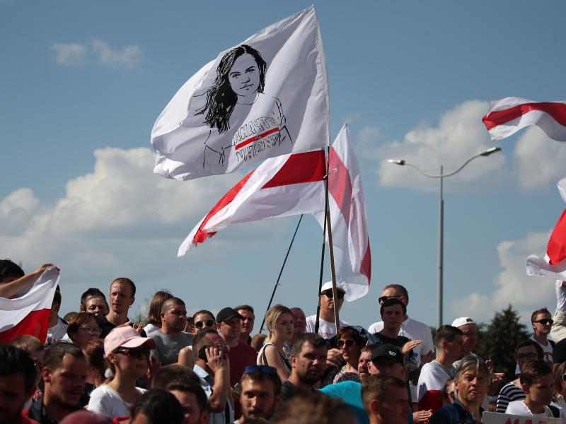 Las mujeres se convirtieron en el emblema de una revolución pacífica que tiene en la mira al último dictador de Europa.