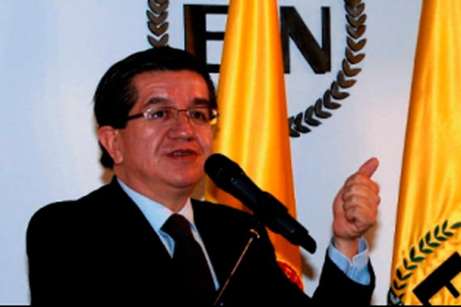 Ministerio de Salud rechaza reducción de salarios a médicos