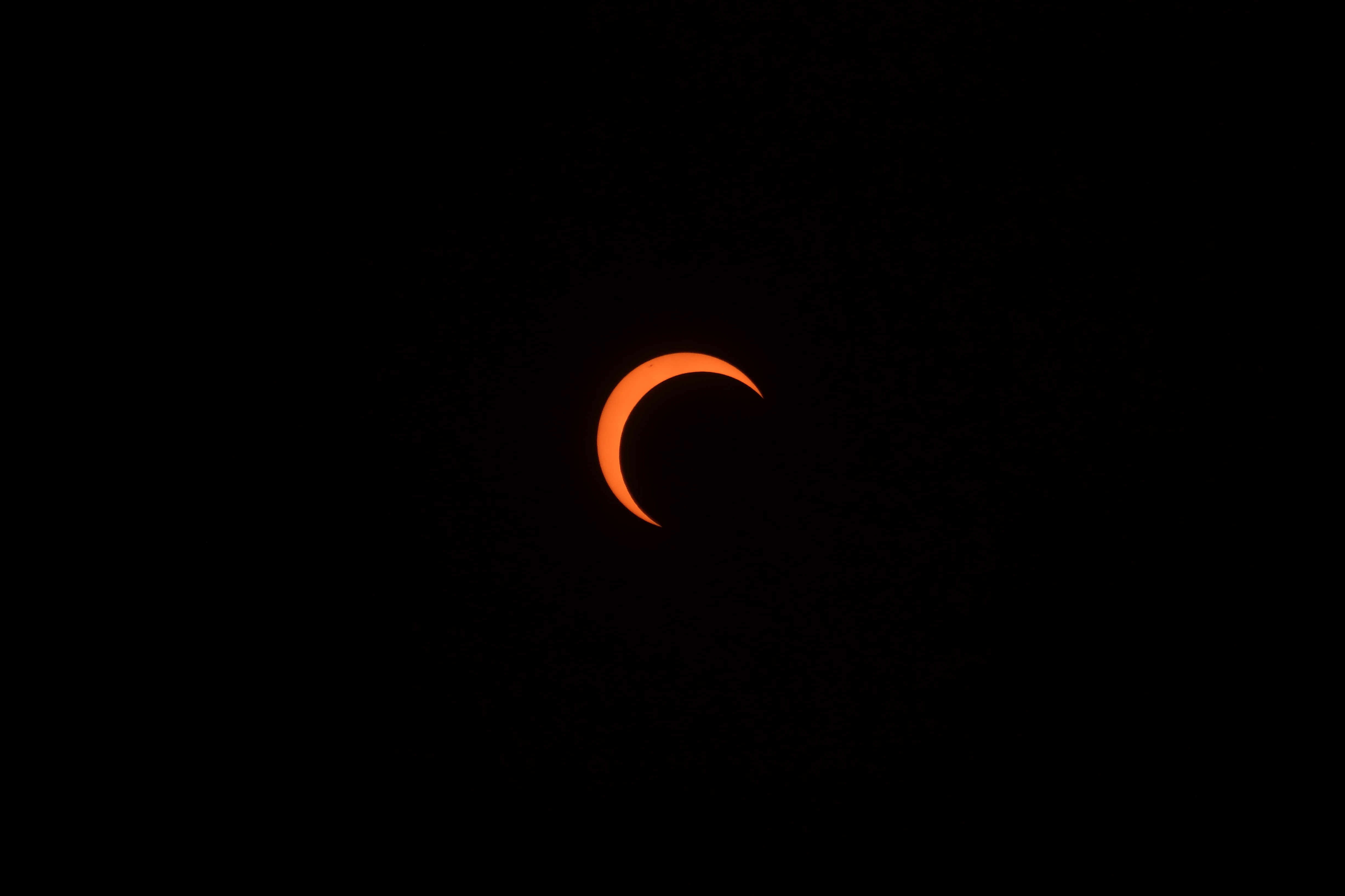 Las mejores imágenes que dejó el eclipse anular del 2 de octubre