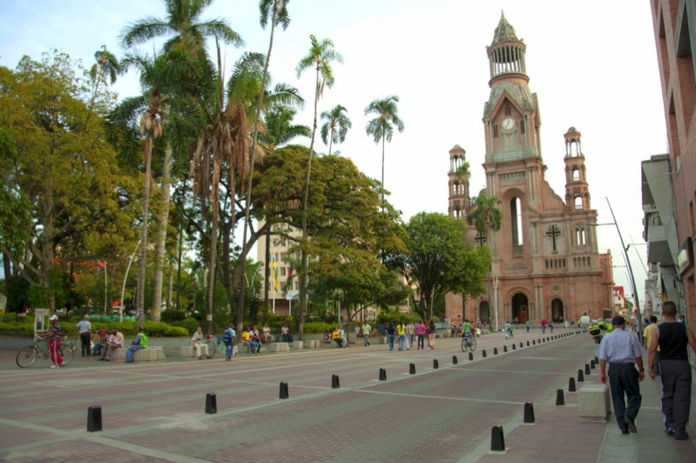 Sicarios le dispararon a una docente en Palmira mientras daba clase