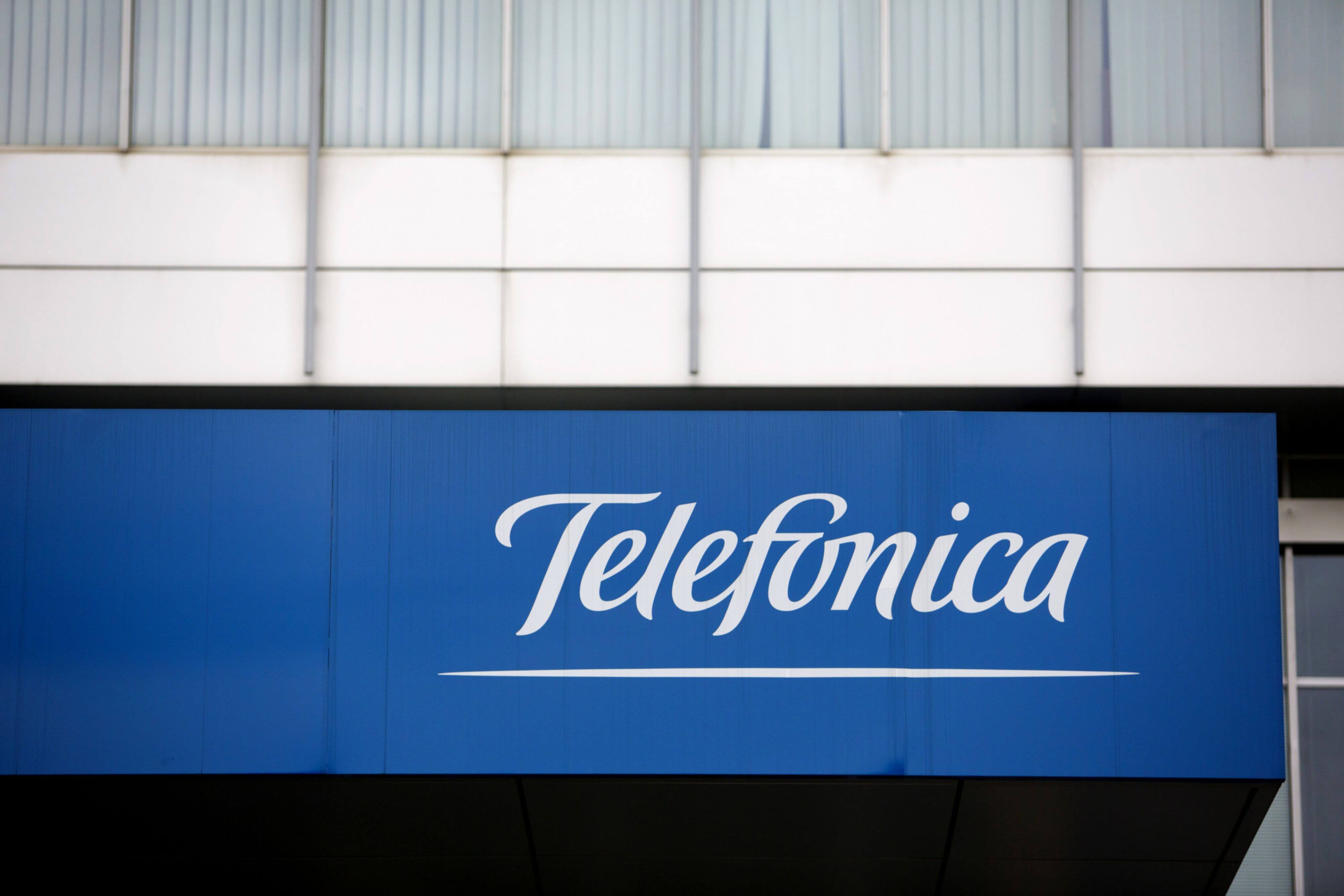 Policía de Brasil allana oficinas de Oi y Telefónica