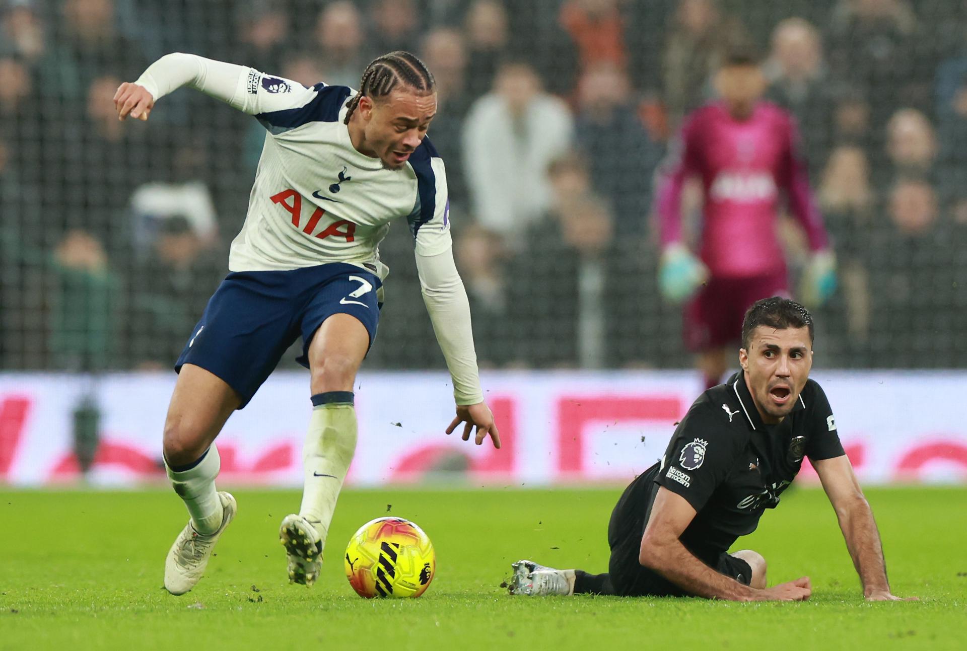 Manchester City no pudo con el Tottenham y se mantiene a seis puntos del Arsenal