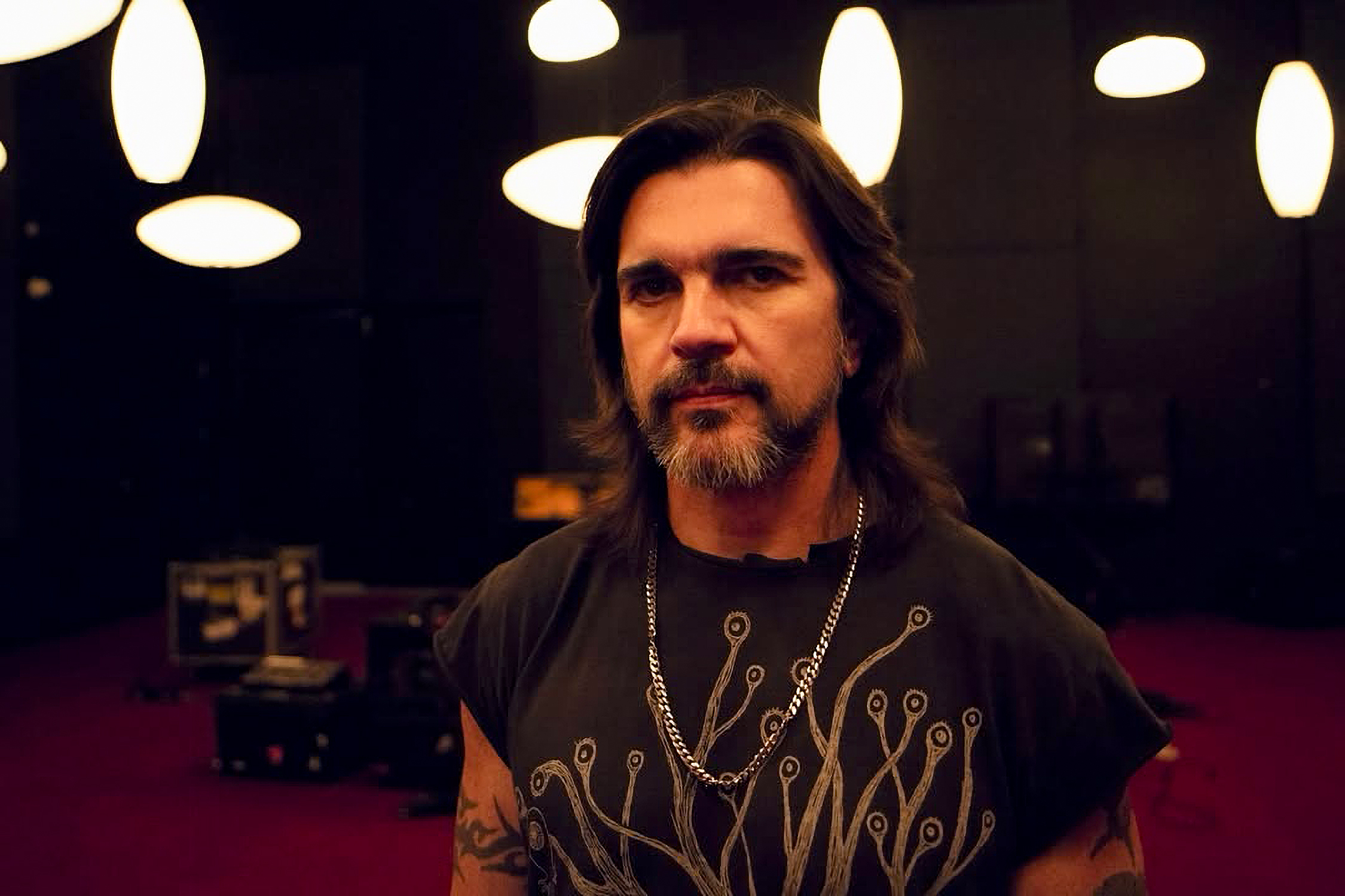 Juanes felicita a su hijo y recuerda a su fallecida madre: “Gracias”