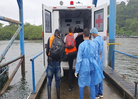 Armada rescató a tres personas que llevaban 15 días a la deriva en el Pacífico