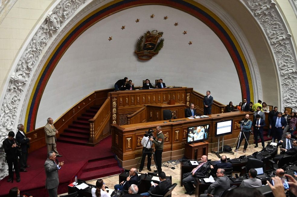 Elecciones del Parlamento en Venezuela serán en diciembre con aumento de número de curules