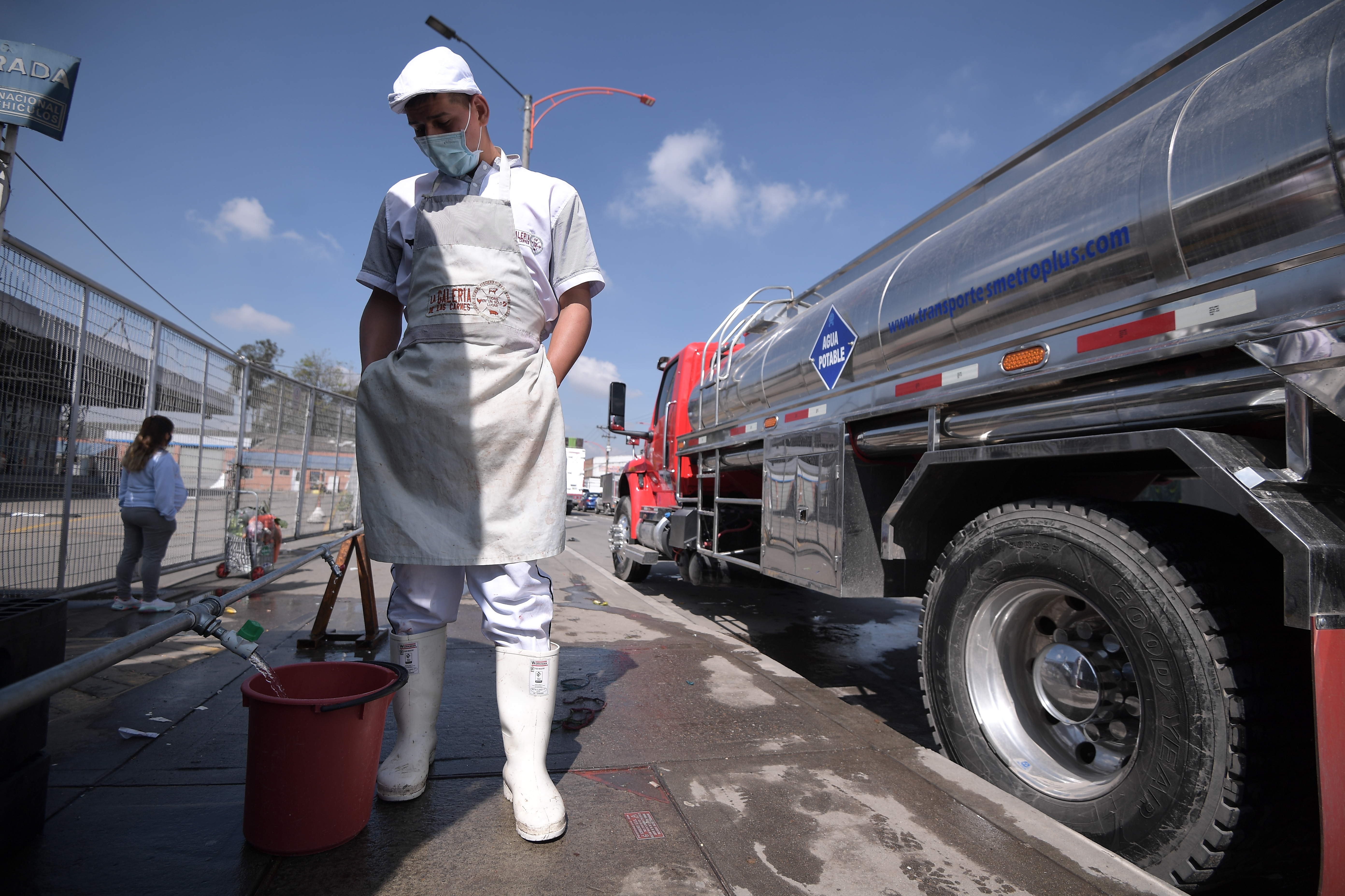 Suspenden servicio de agua en varios sectores de Soacha por daño de tubería