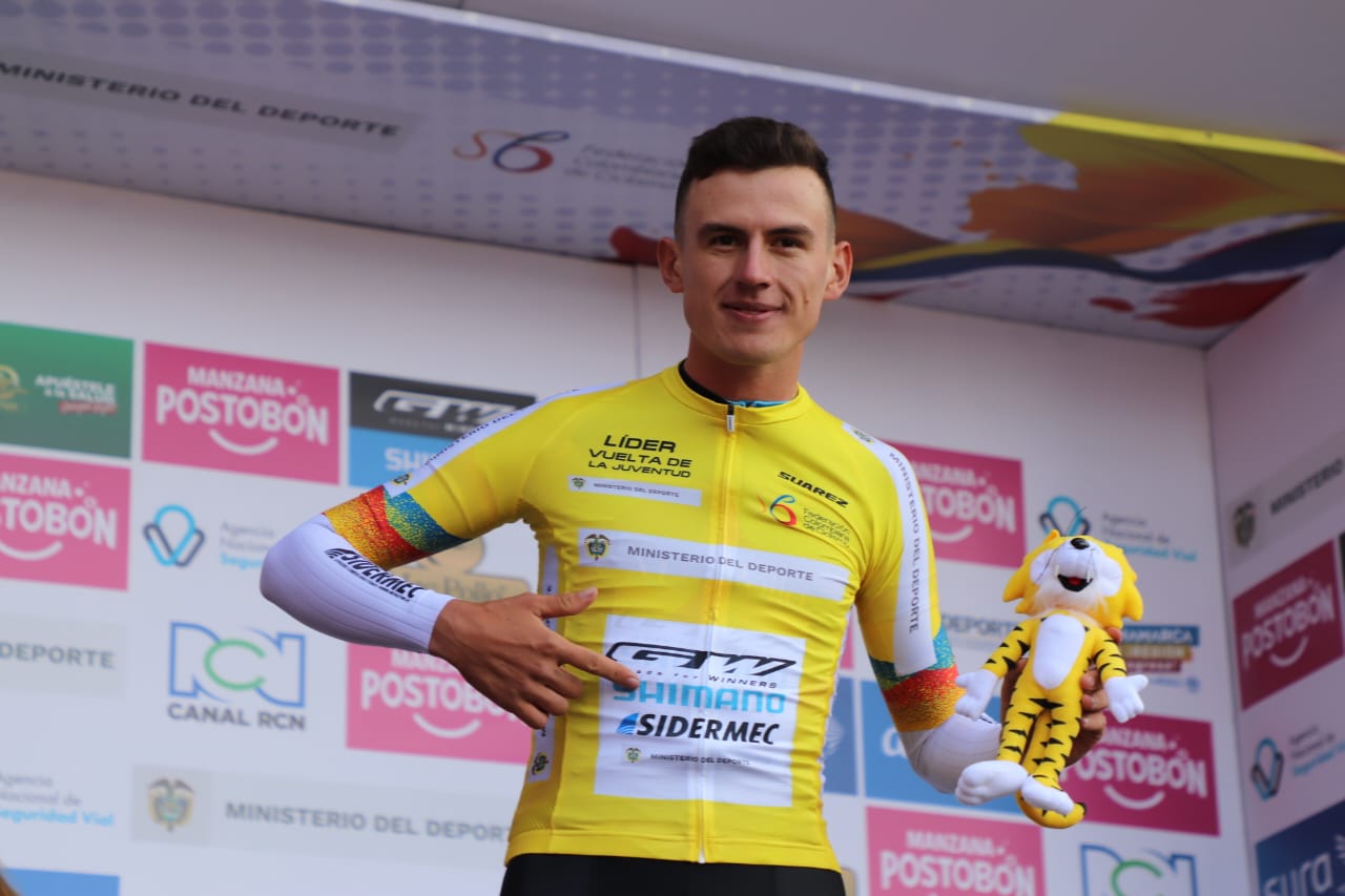 Germán Darío Gómez, primer líder de la Vuelta de la Juventud 2023