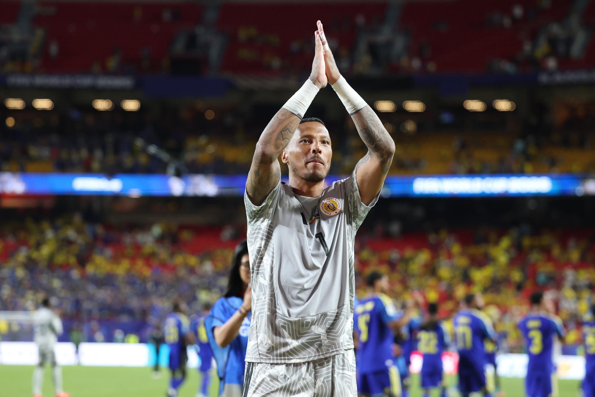 FOTODELDÍA GR7142. KANSAS CITY (ESTADOS UNIDOS), 20/06/2026.- Eloy Room de Curazao celebra este sábado, al finalizar un partido del grupo E del Mundial de la FIFA 2026 entre Ecuador y Curazao en el estadio Arrowhead en Kansas City (Estados Unidos). EFE/ Juan Ignacio Roncoroni