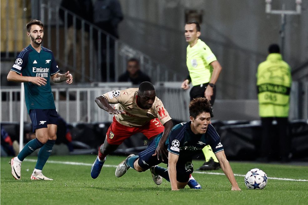 Déiver Machado jugó 81 minutos en la victoria 2-1 de Lens sobre Arsenal.