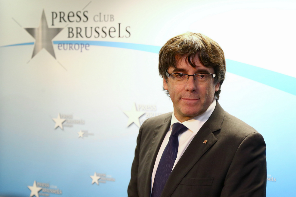 Puigdemont y su «exilio» divide y desconcierta a los catalanes