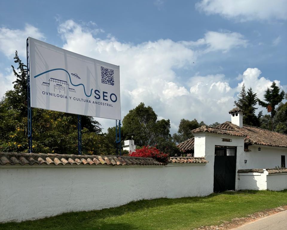 El Museo de Ovnilogía y Cultura Ancestral está ubicado en la finca La Pesquera, una casona con más de 150 años de historia.