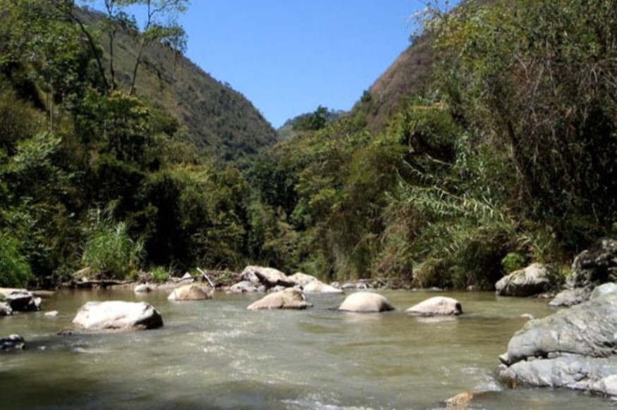 Un hombre habría sido degollado y arrojado al río Suratá por su esposa y su suegra