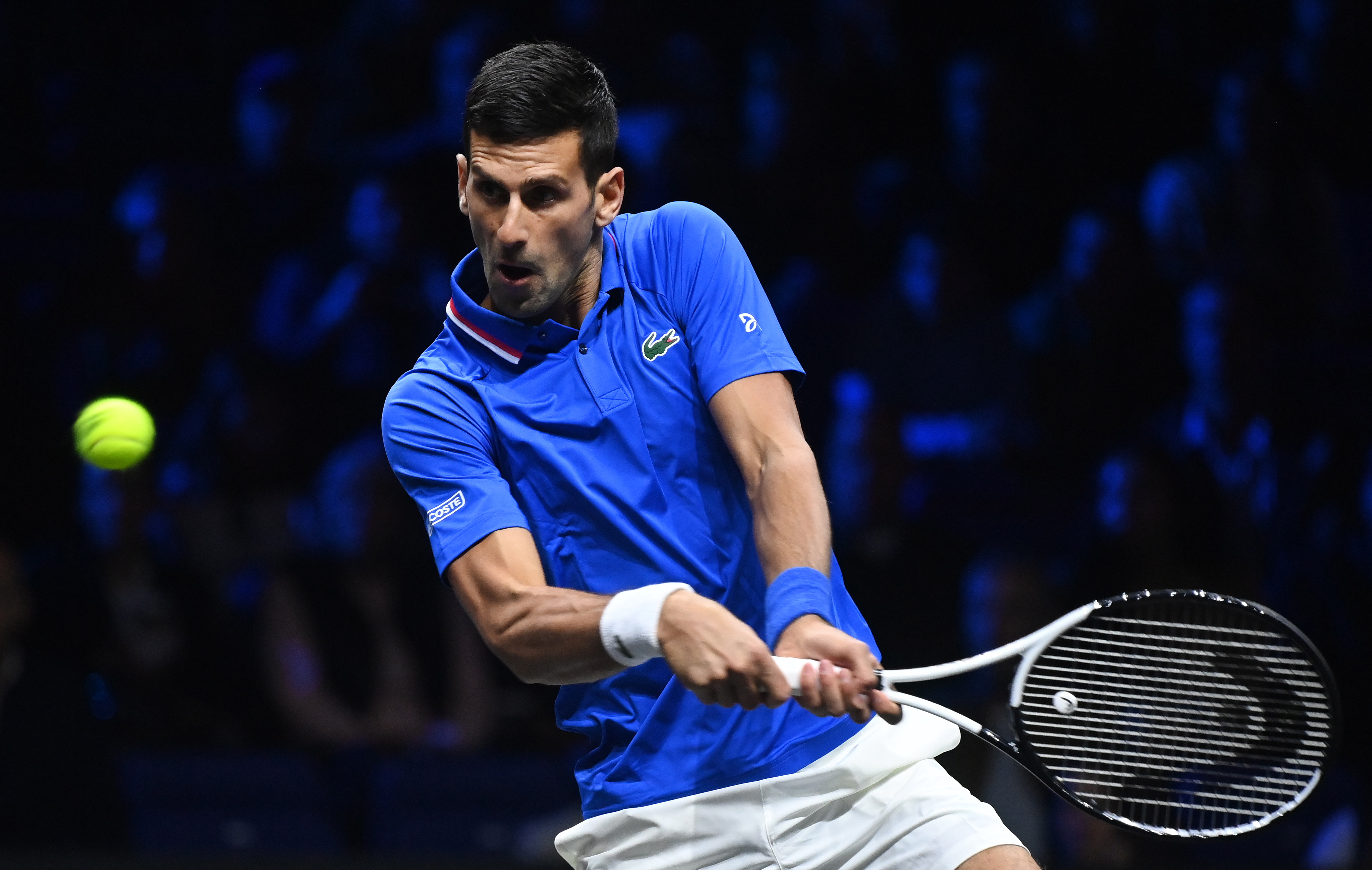 Novak Djokovic rinde honores a Federer y acerca a Europa al título de Laver Cup