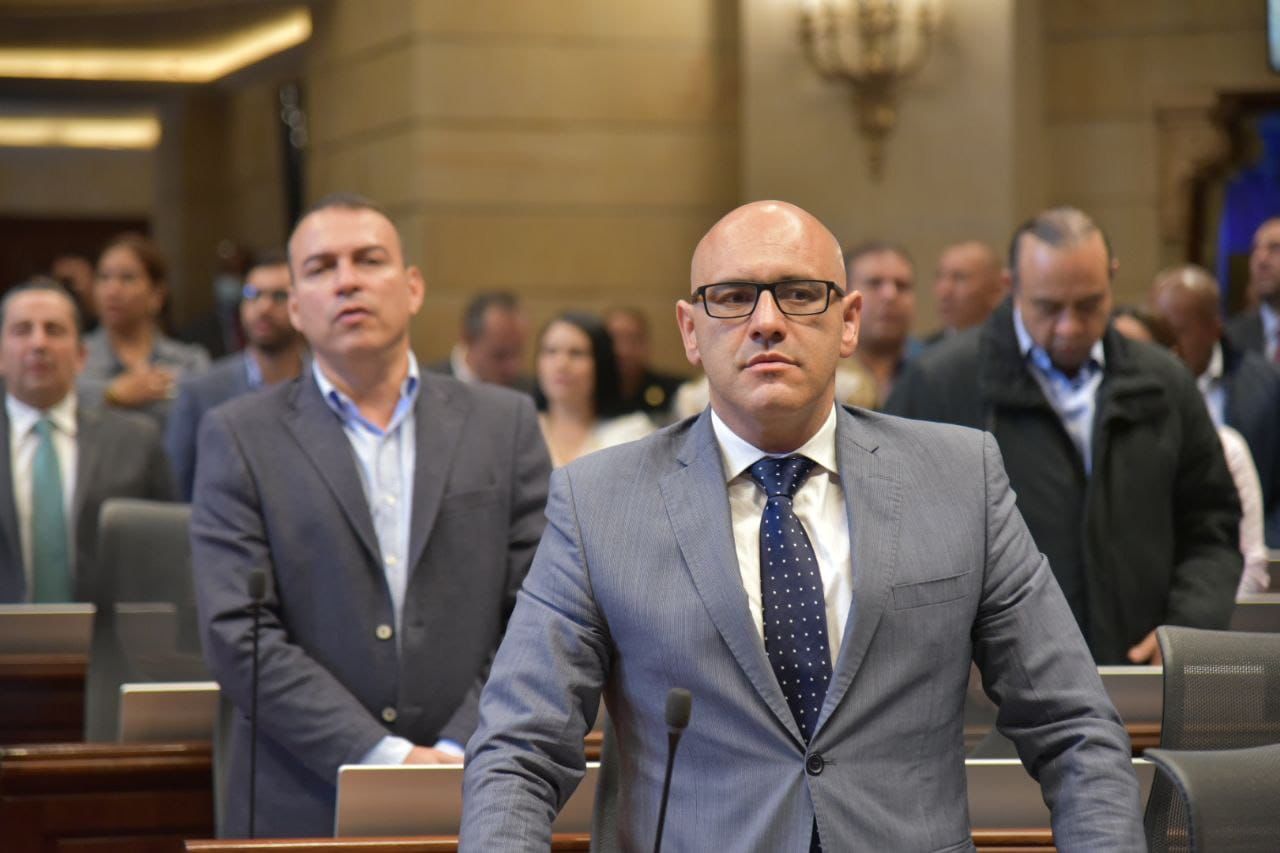 Siete conservadores fueron sancionados por votar a favor de la reforma pensional
