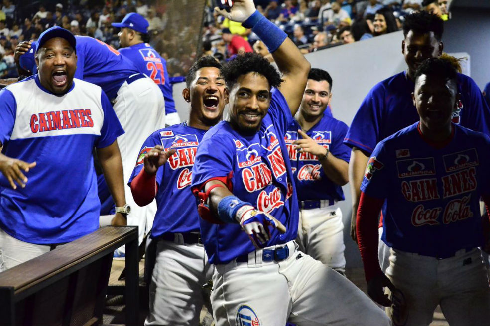 Roel Santos, pelotero de Caimanes de Barranquilla, equipo que este martes arranca la disputa de la final de la LCBP.  / Daniel de la Ossa