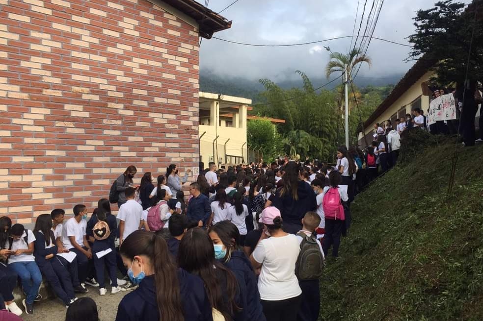 Estudiantes de colegio de Cocorná (Antioquia), en paro por falta de garantías