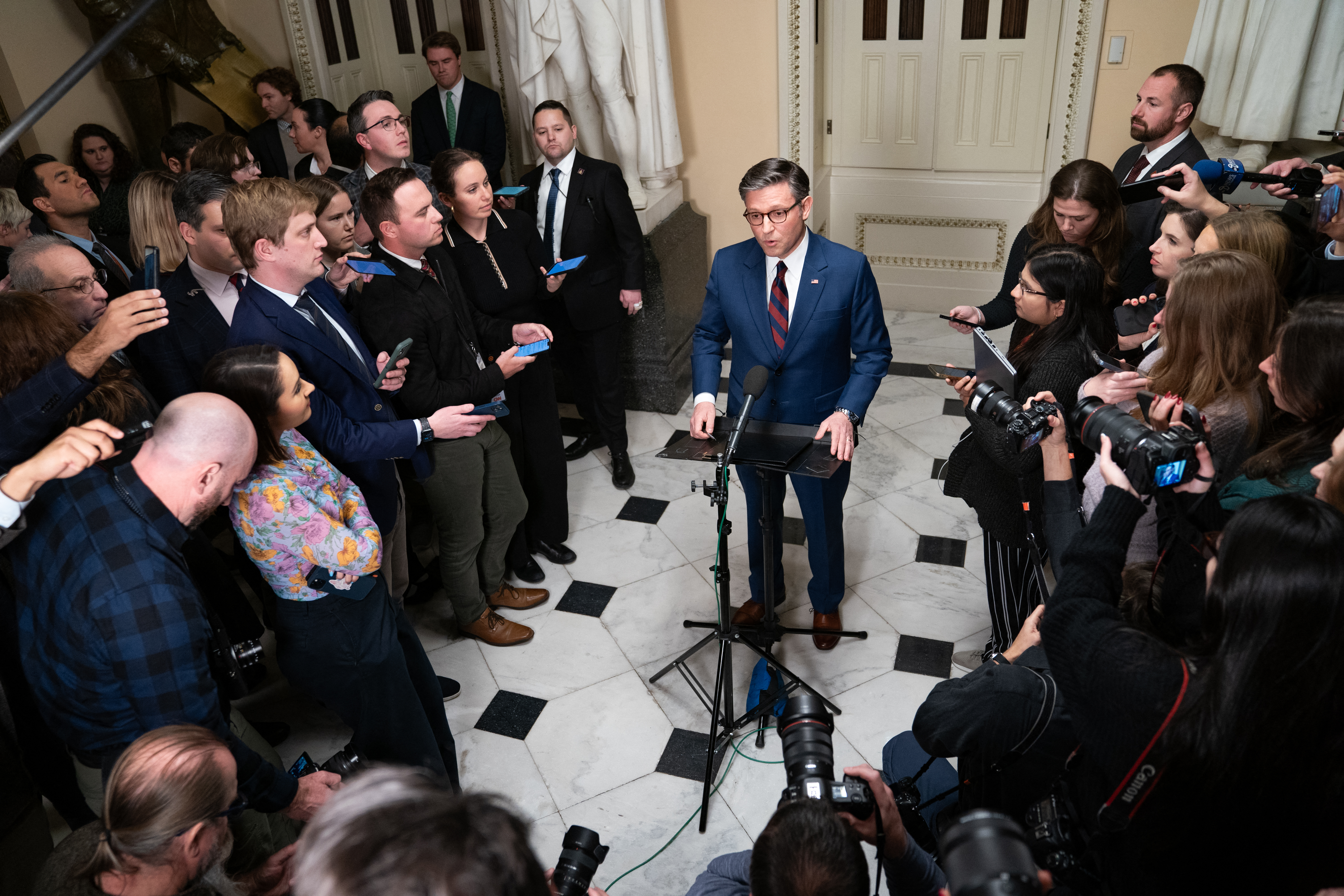 Cámara Baja aprueba extender el presupuesto y salva a EE. UU. del “shutdown”