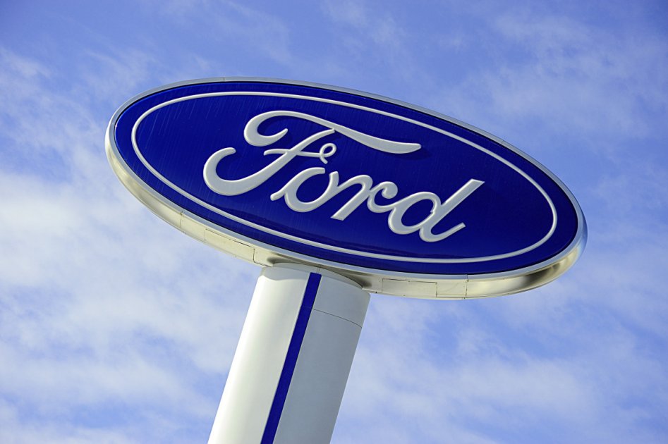 Ford llama a revisión a 828.000 vehículos vendidos en EE.UU. y México