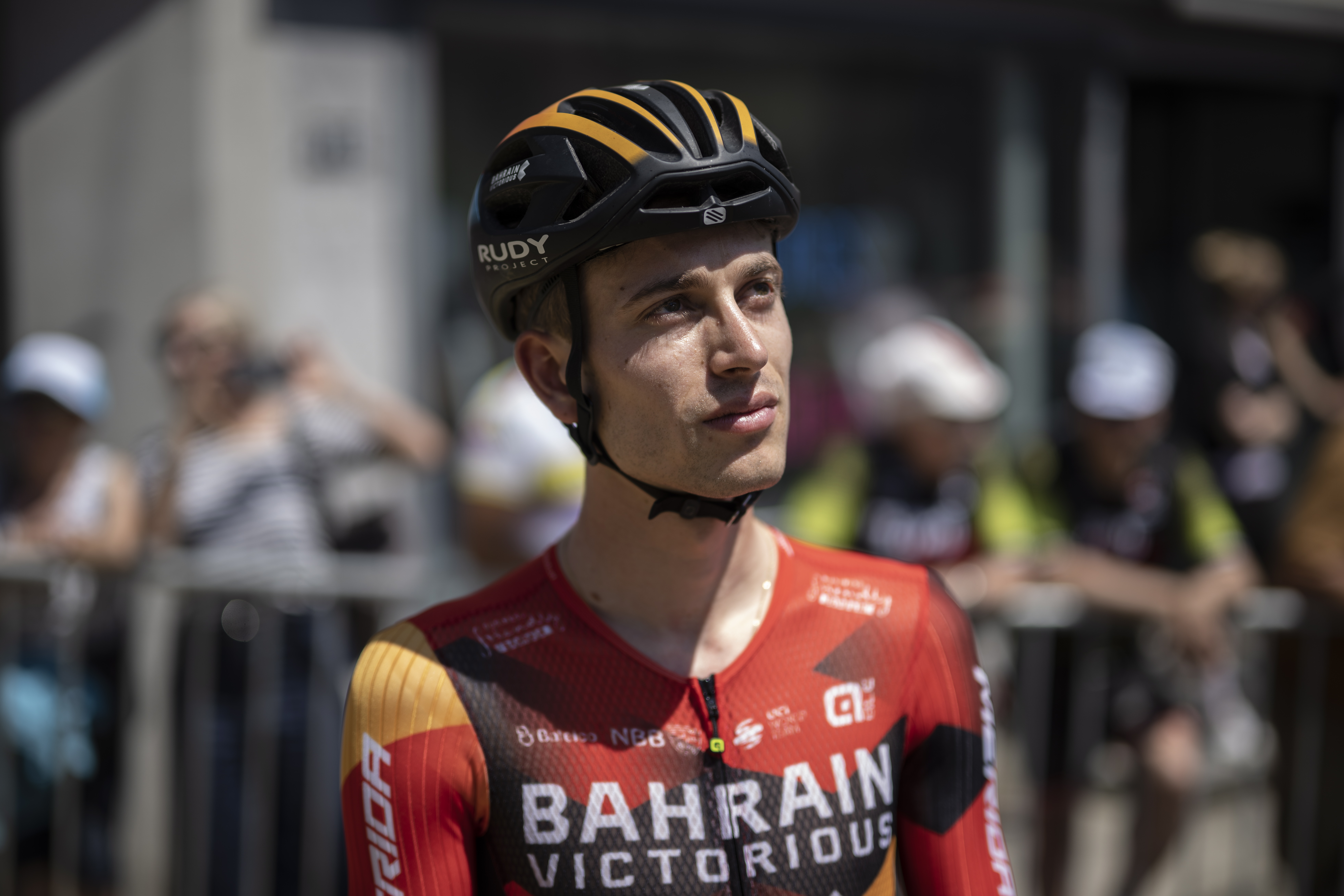 ¿Quién era Gino Mäder? El compañero de Santiago Buitrago que murió en la Vuelta a Suiza