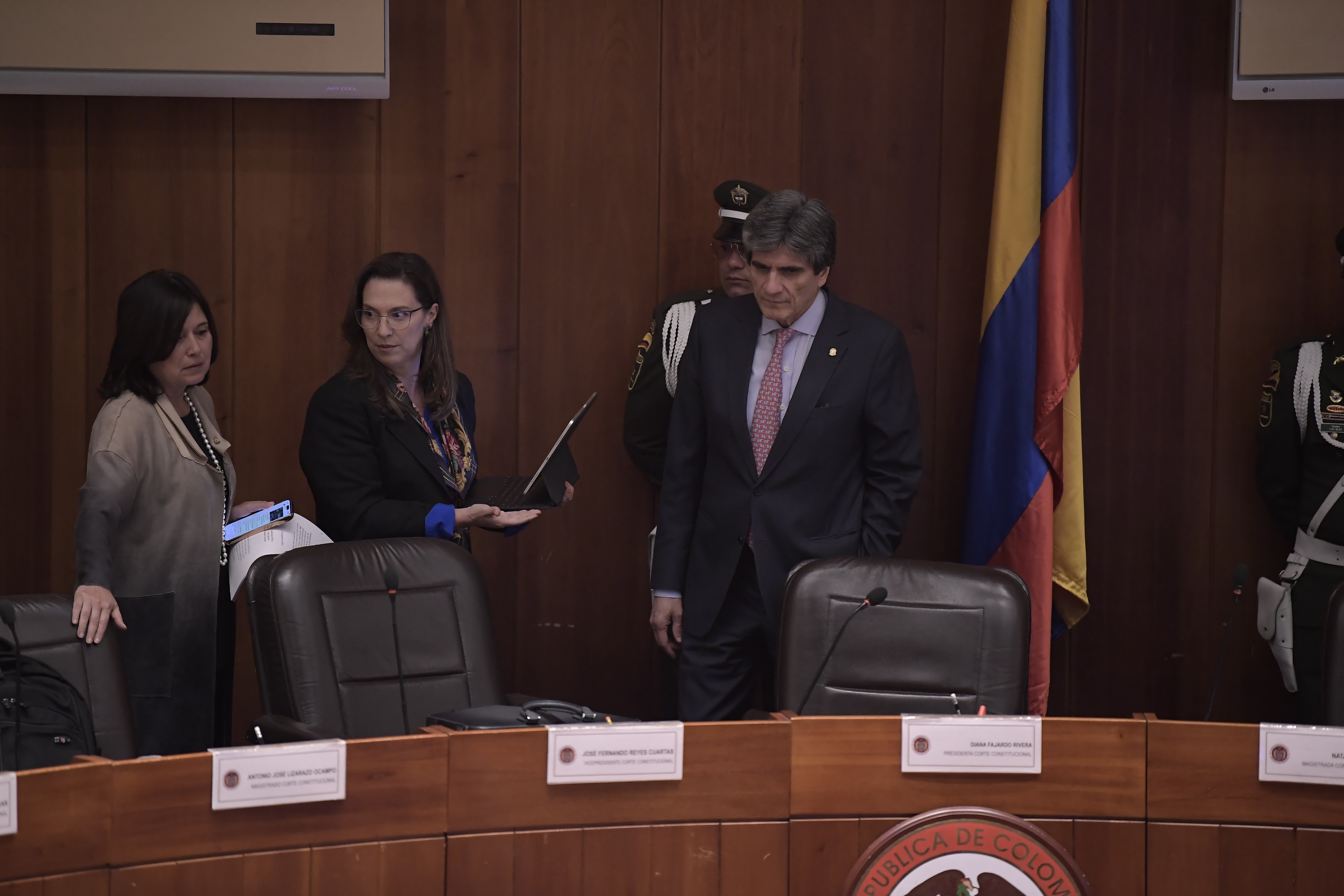 La Corte Constitucional recibió los argumentos a favor y en contra de la llamada ley de paz total, con la que el gobierno de Gustavo Petro puede entablar diálogos con grupos armados ilegales, como el Clan del Golfo y disidencias de las FARC.