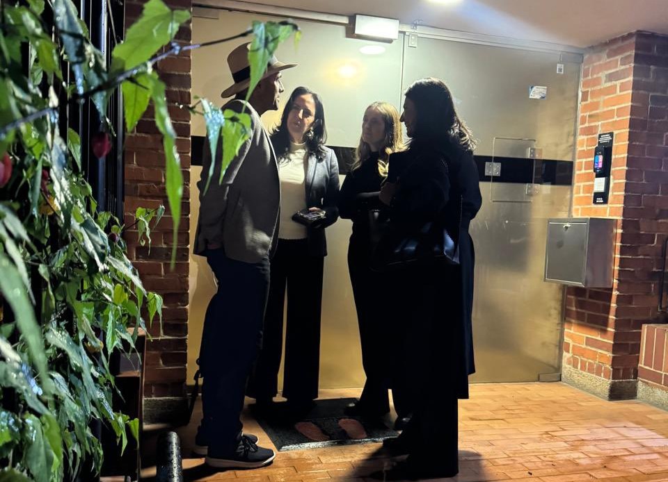 Los precandidatos del Centro Democrático Andrés Guerra, María Fernanda Cabal, Paloma Valencia y Paola Holguín se reunieron y no invitaron a Miguel Uribe por choques internos.