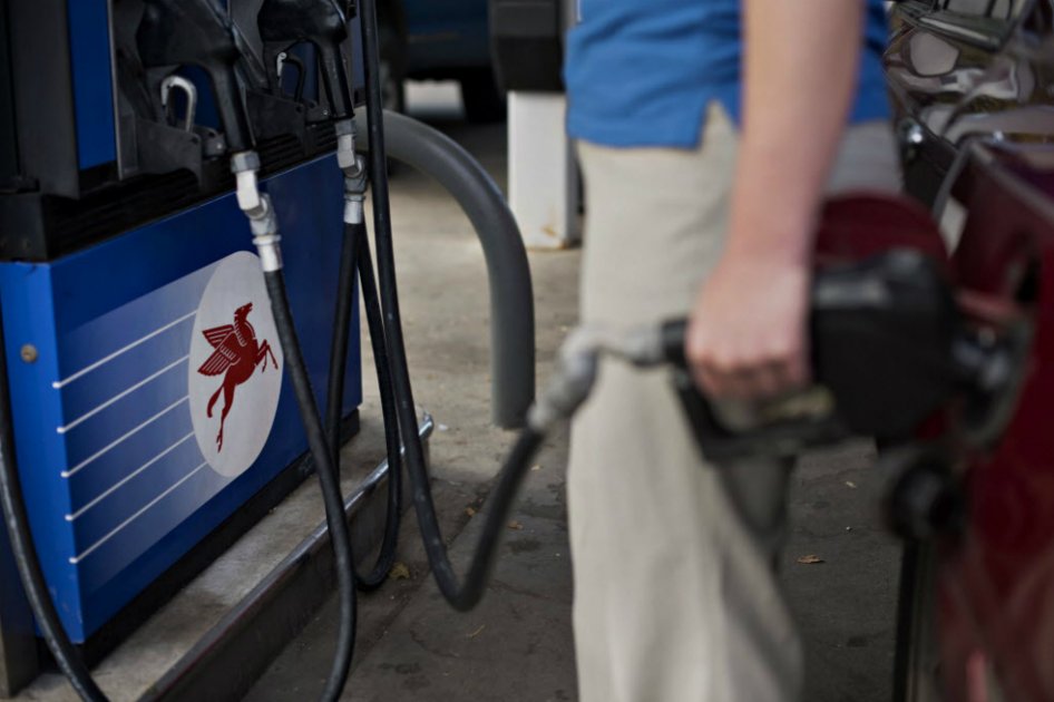 Obama advierte que precios de gasolina no se mantendrán siempre bajos