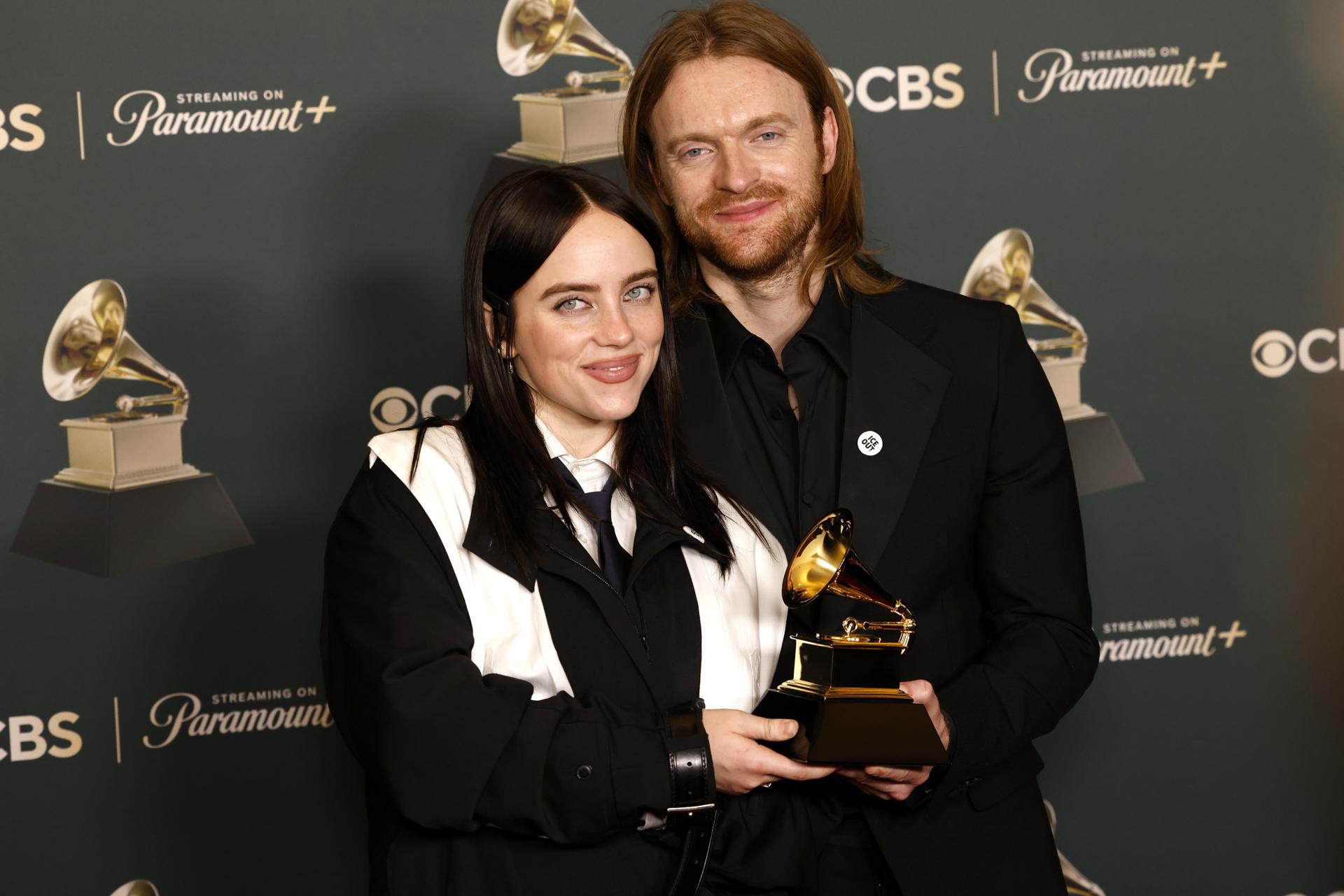 Acosador de Billie Eilish murió atropellado por un tren. Esto se sabe