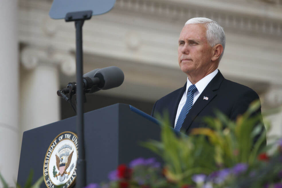 Mike Pence le pide a la Corte Suprema que falle sobre el “aborto selectivo”