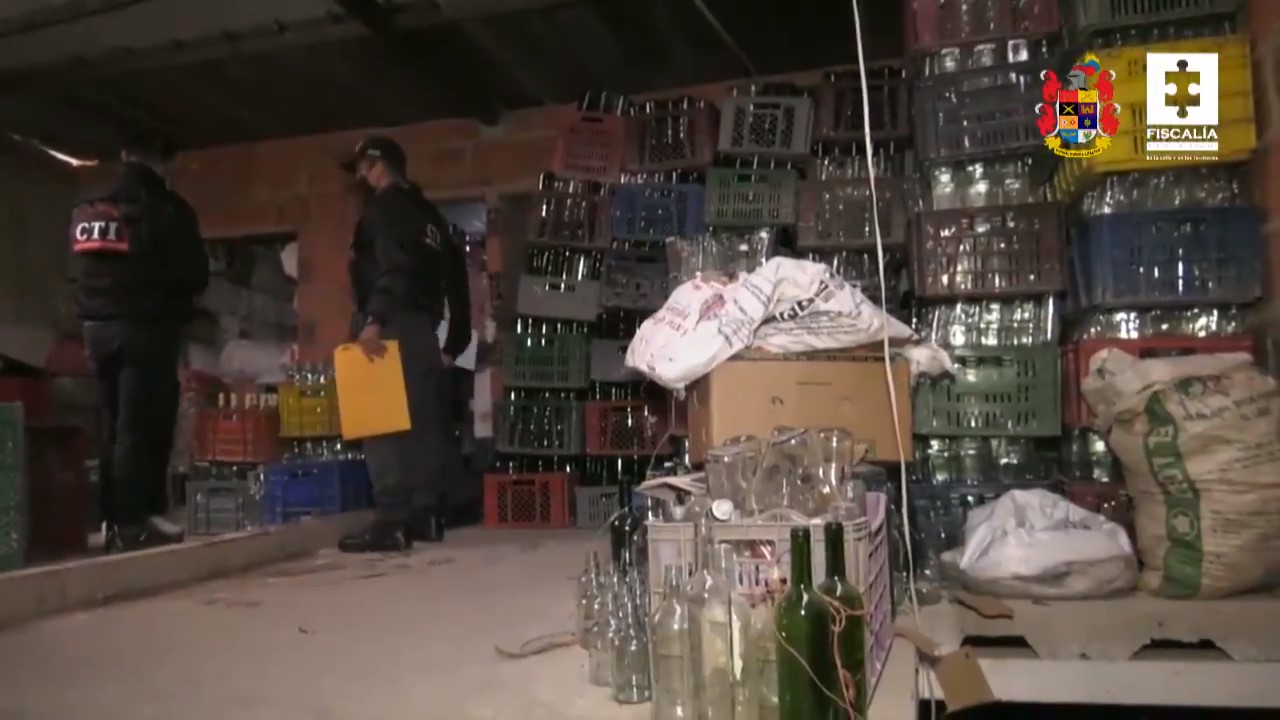 Fiscalía incauta 60 toneladas de insumos para preparar y vender licor adulterado