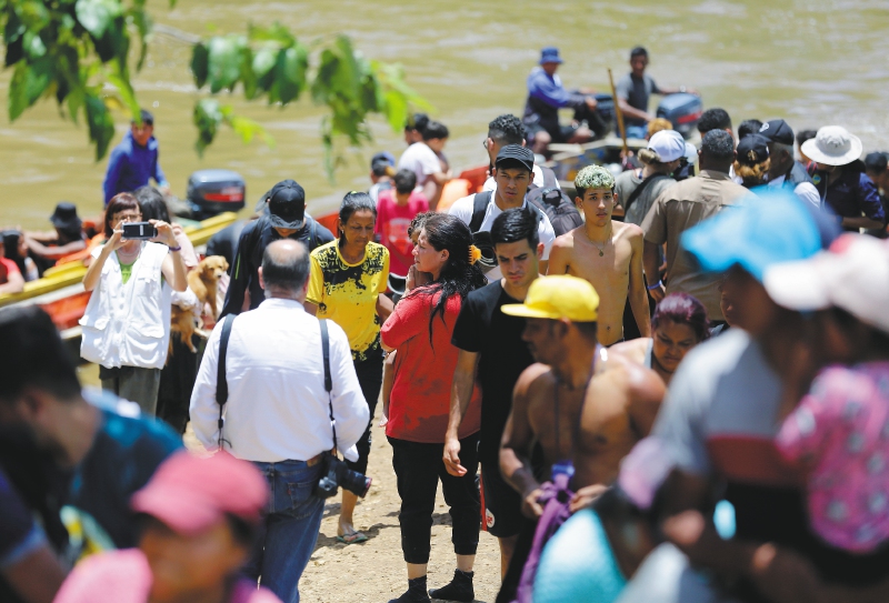 Funcionarios de Cancillería y Registraduría fueron capturados por tráfico de migrantes