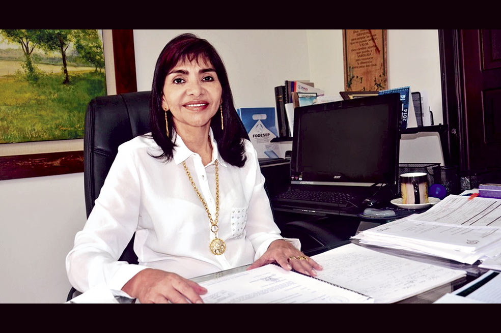 La rectora de la Unicórdoba, Alba Manuela Durango Villadiego, quien, según algunos testimonios, fue ayudada por el magistrado Jorge Pretelt para llegar a su cargo. / Cortesía Unicórdoba
