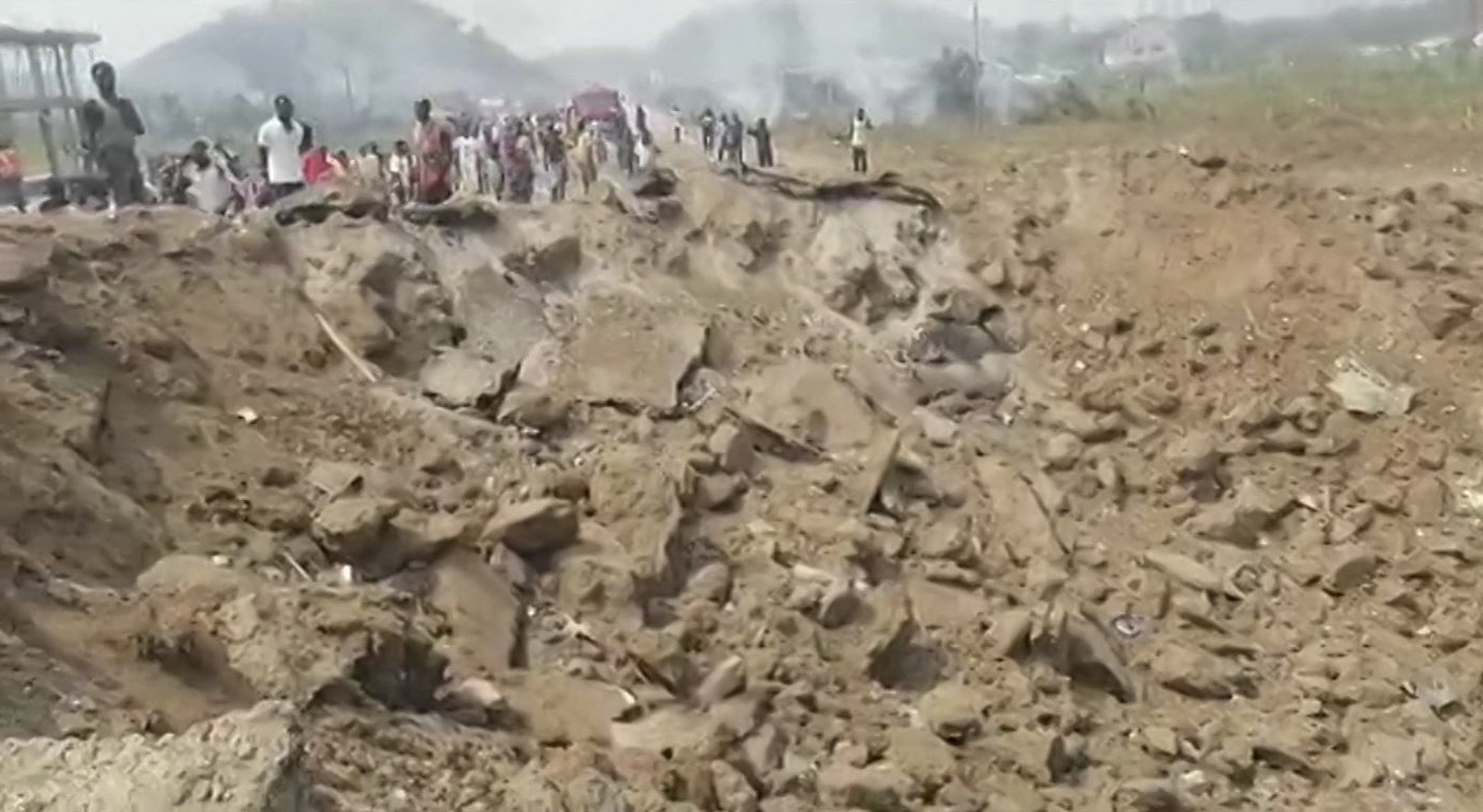 Confirman 17 muertos tras estallido de camión que transportaba explosivos en Ghana