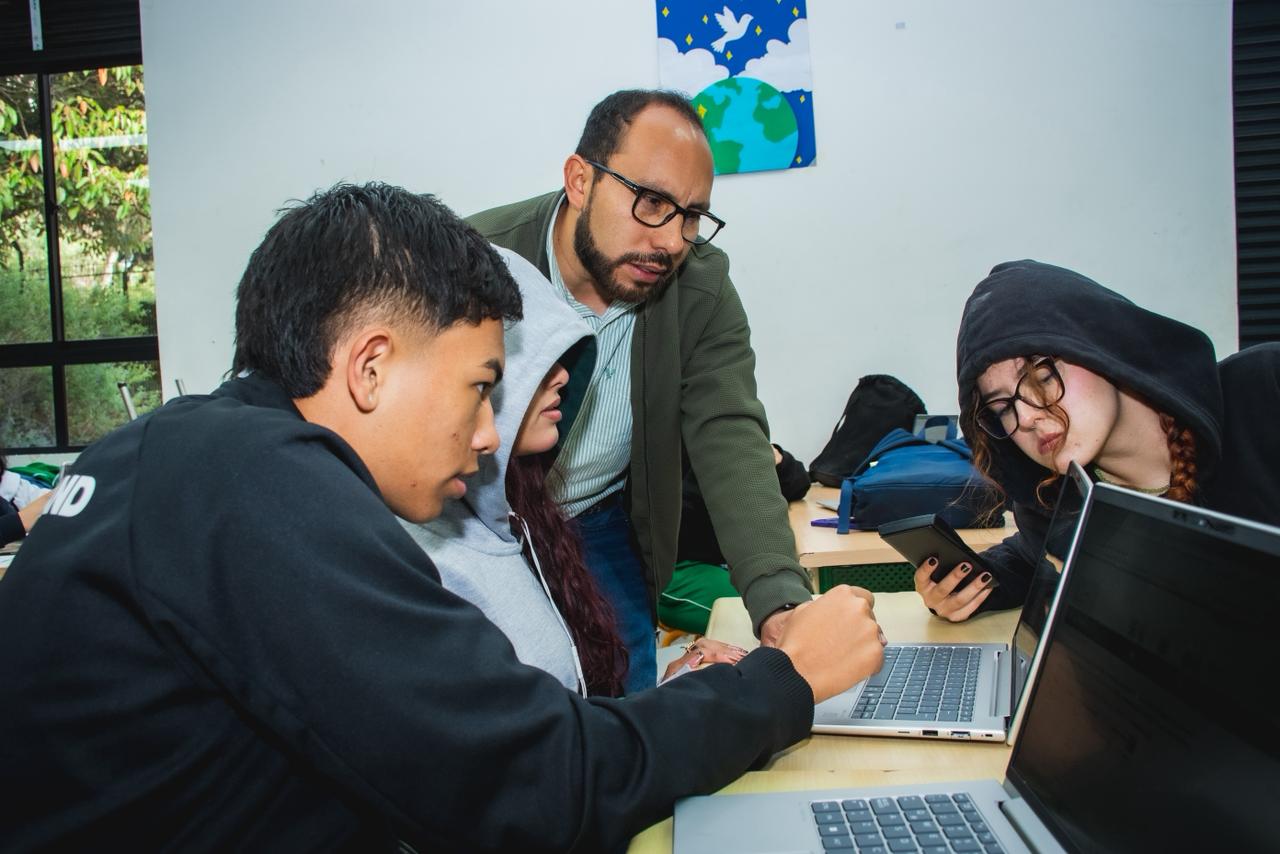 ¡Atención jóvenes! Usaquén abre becas con matrícula y sostenimiento cubiertos