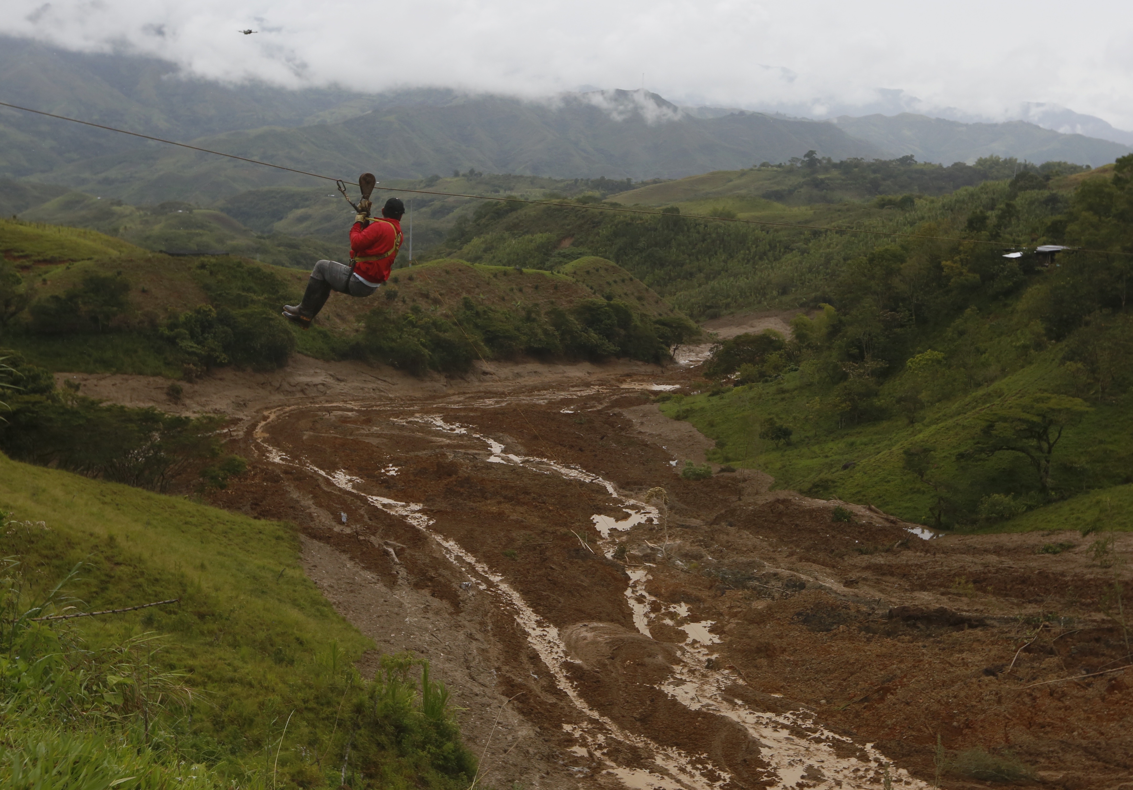 En fotos: el drama de los damnificados por el derrumbe en Rosas, Cauca