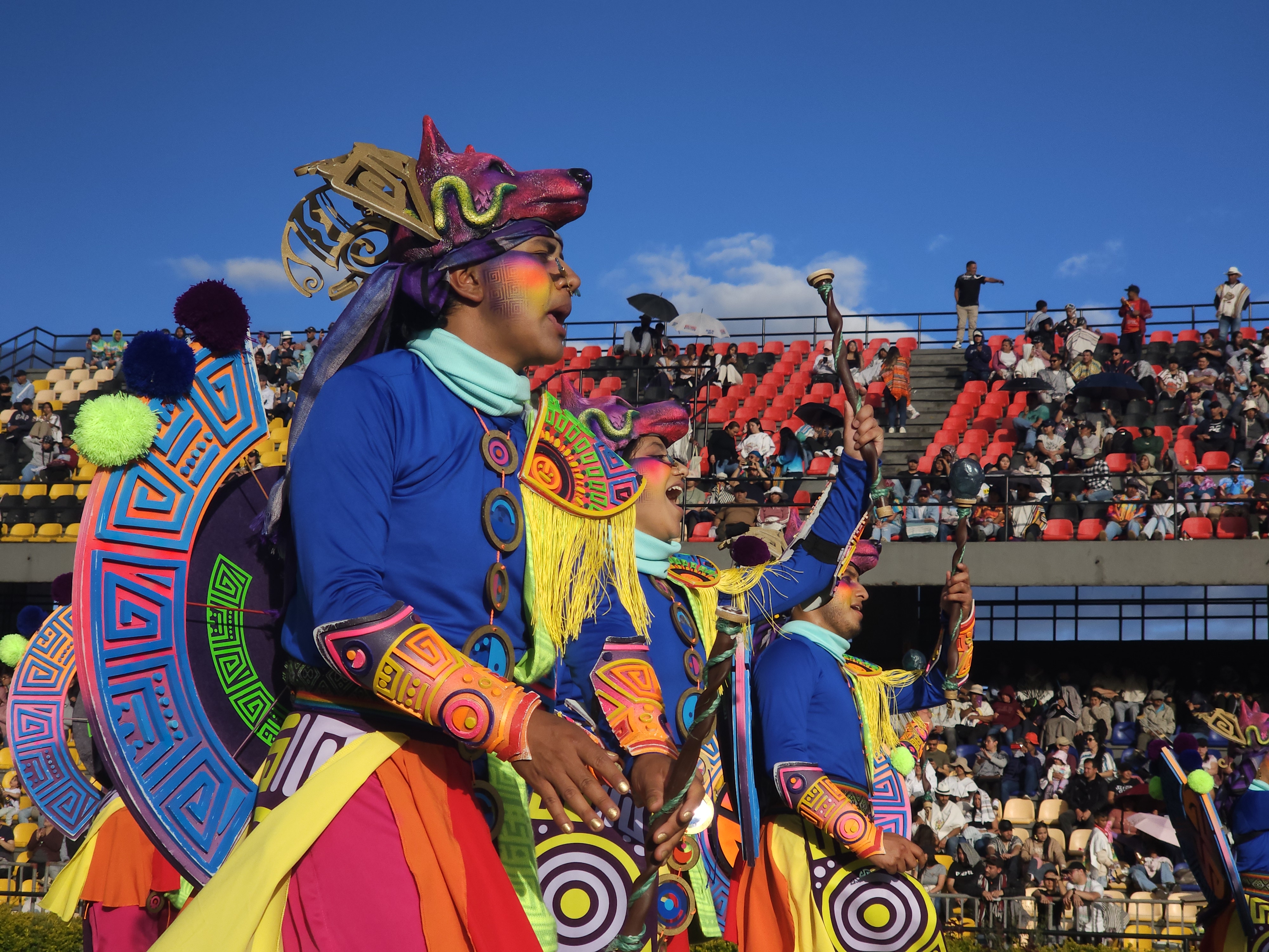 El desfile Canto a la Tierra reunió en Pasto a 12 colectivos coreográficos y más de 3.000 artistas que recorrieron la senda del carnaval durante casi seis horas.